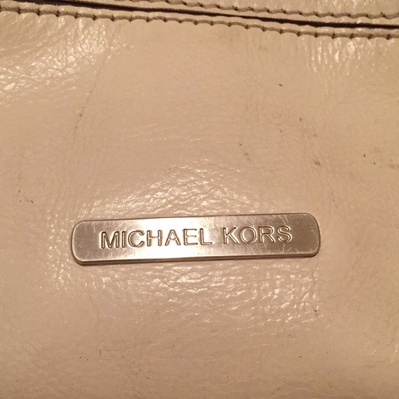 Off white Michael Kors Purse - Picture 4 of 5